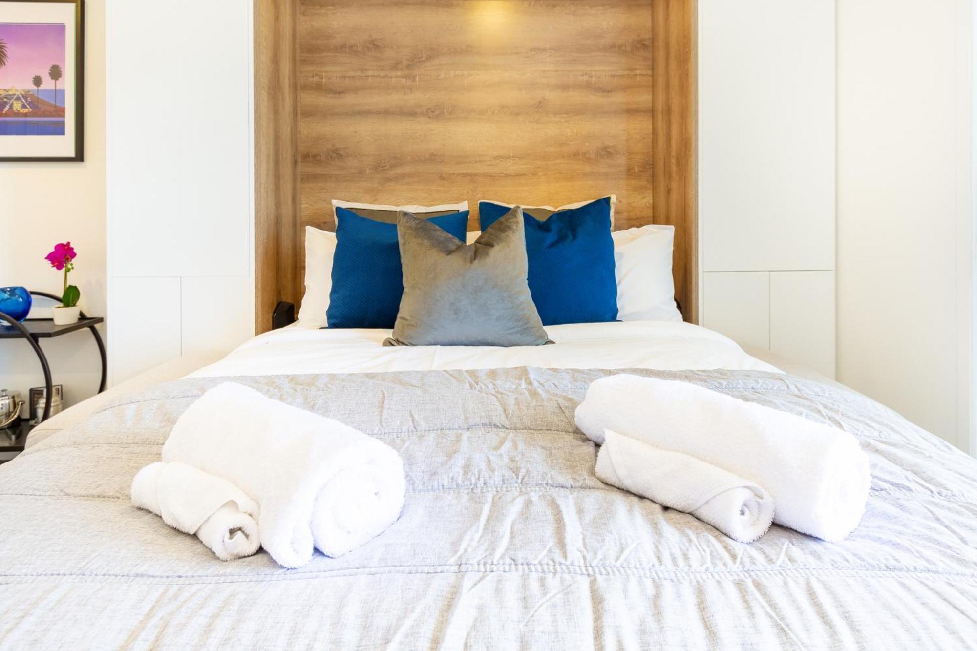 Central City Charm: Pet-Friendly Studio Christchurch Dış mekan fotoğraf