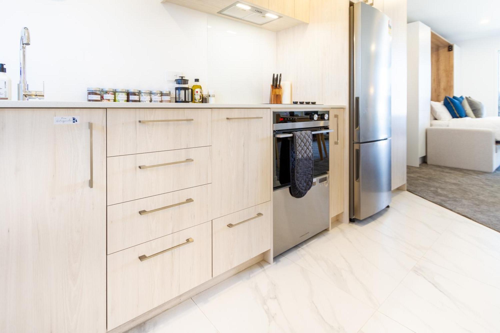 Central City Charm: Pet-Friendly Studio Christchurch Dış mekan fotoğraf