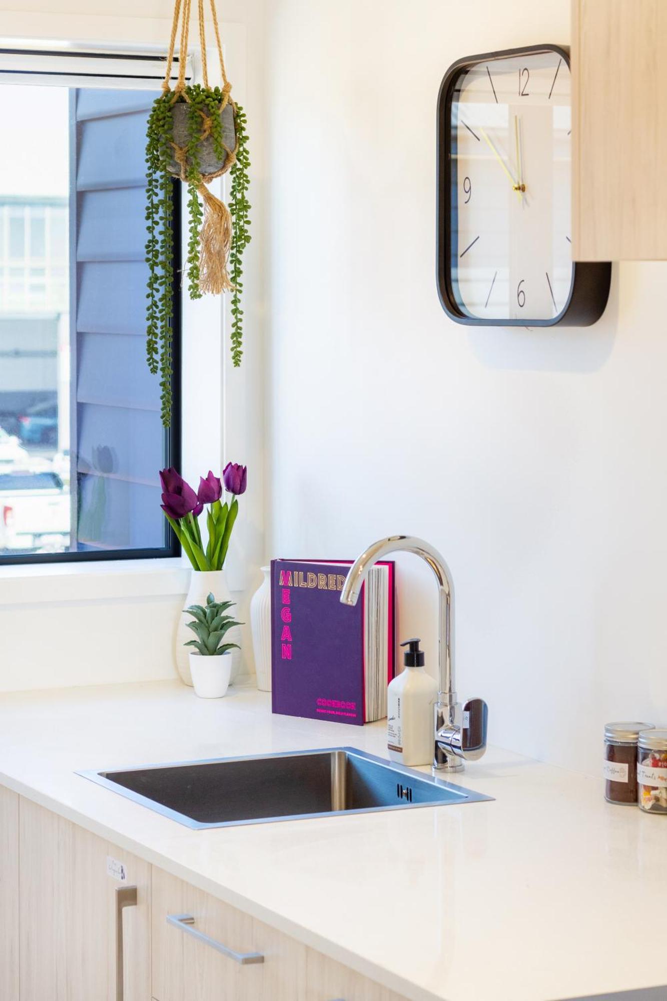 Central City Charm: Pet-Friendly Studio Christchurch Dış mekan fotoğraf
