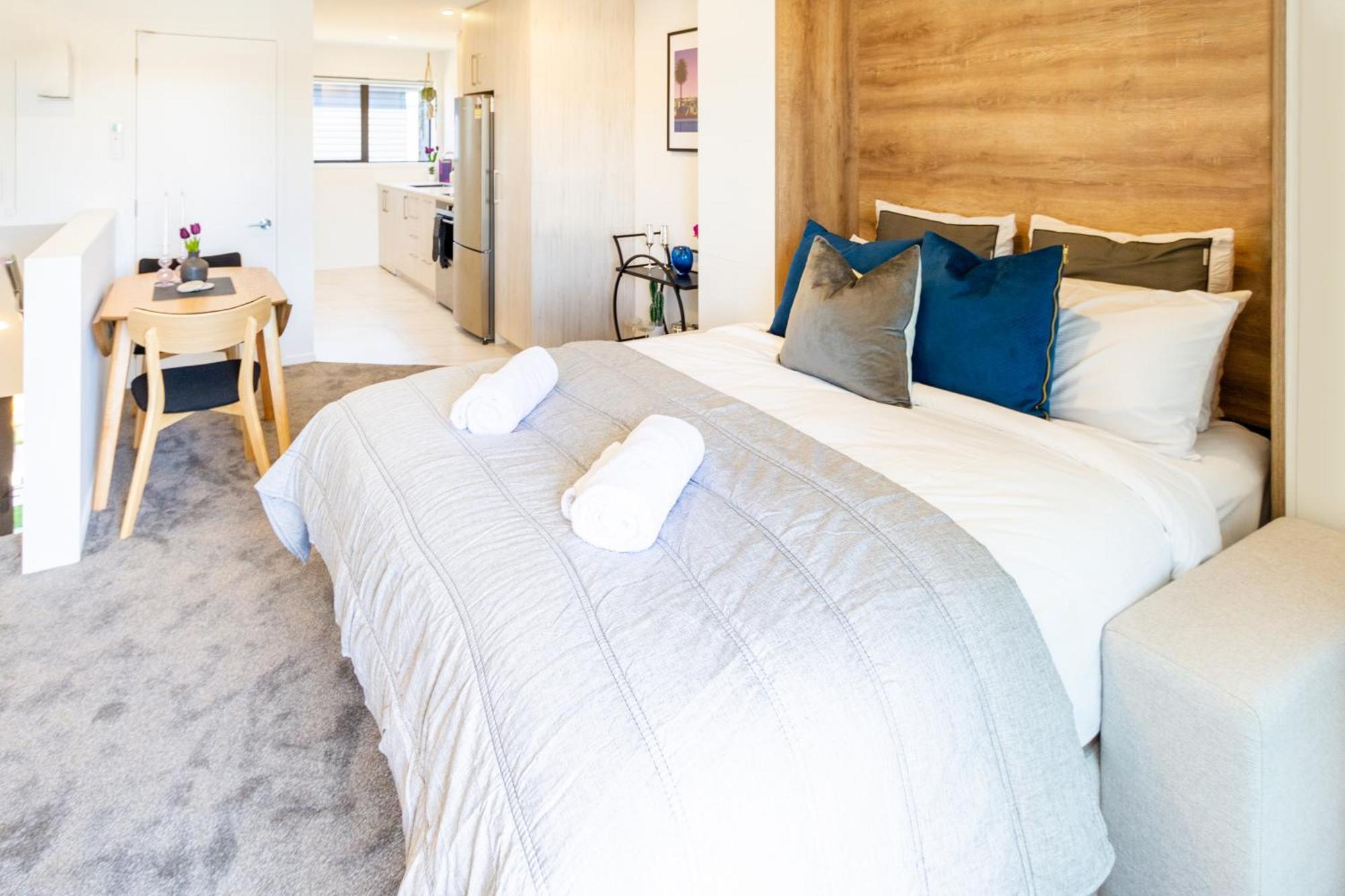 Central City Charm: Pet-Friendly Studio Christchurch Dış mekan fotoğraf